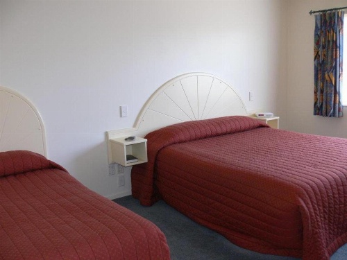 Valdez Motor Lodge image 6